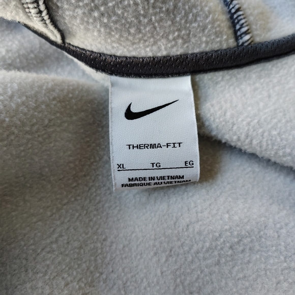 Nike Therma-Fit Hoodie Gray Youth Size XL Sweatshirt Thumb Holes Stain Repel - Picture 4 of 16